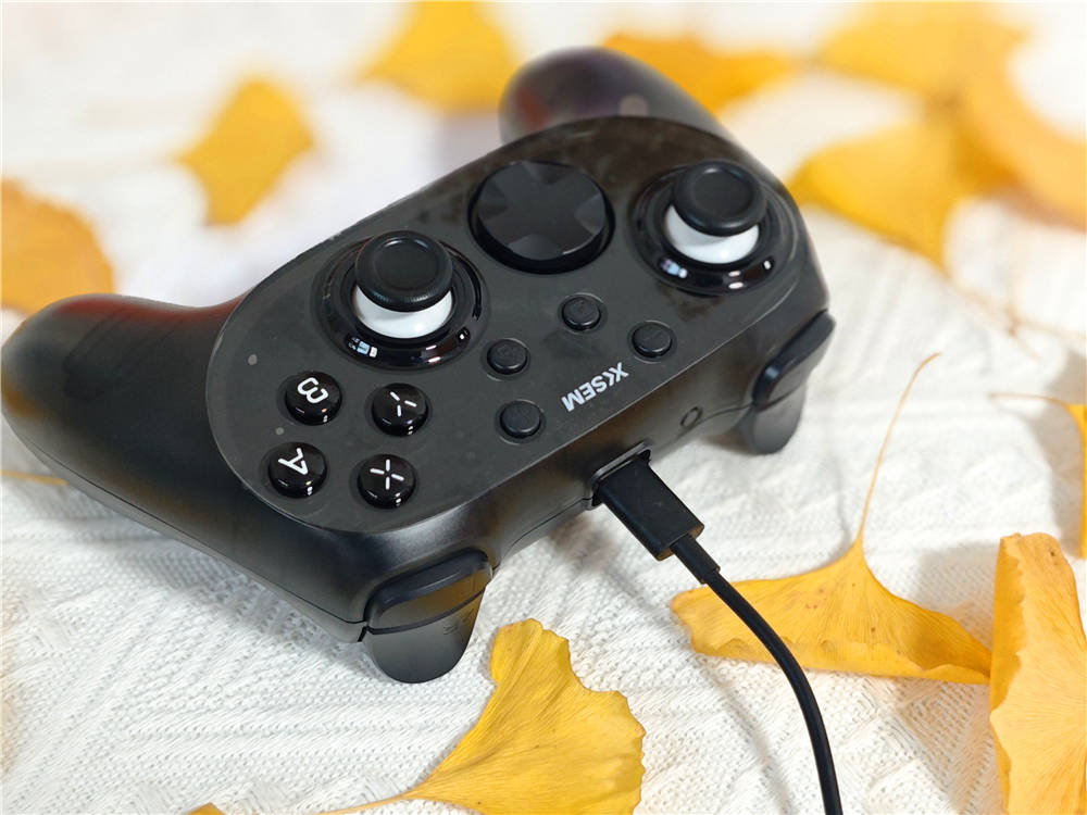 西圣GC1游戏手柄体验：多设备兼容，全平台无缝切换