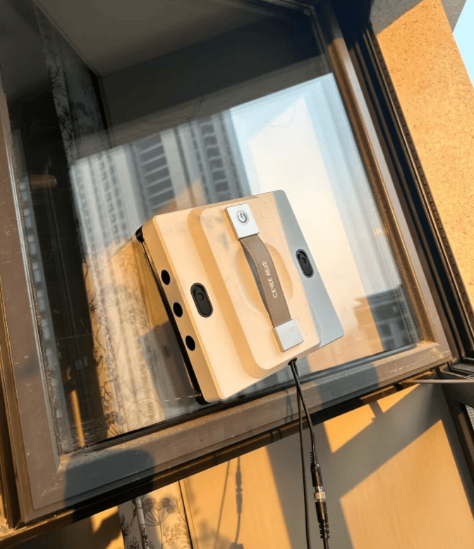 科沃斯和玻妞擦窗器哪一款好？高层玻璃擦窗机器人怎么选？希亦Vs科沃斯VS玻妞三大擦窗机横评推荐！