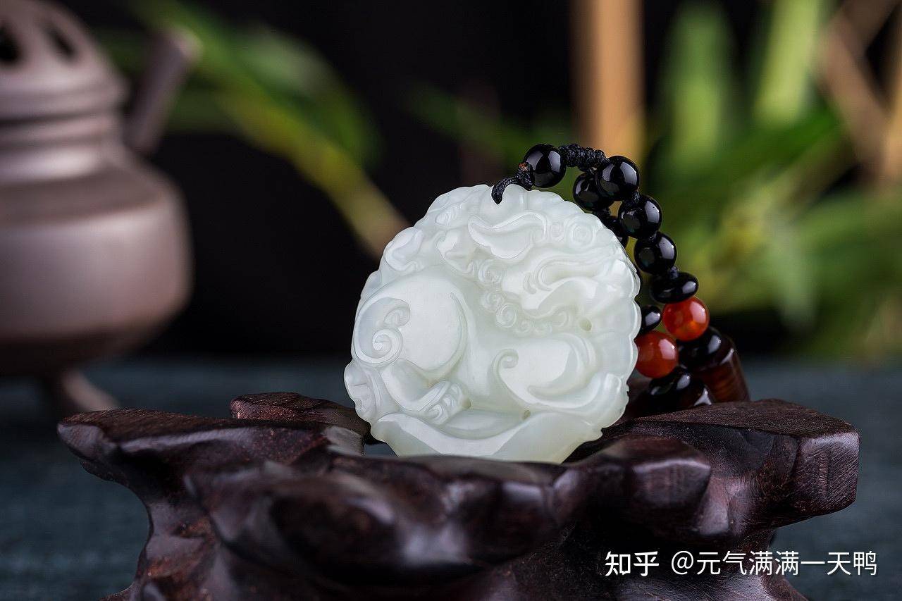 珠宝玉石鉴定师证如何考取?报考流程与条件，分级别吗？含金量怎样？