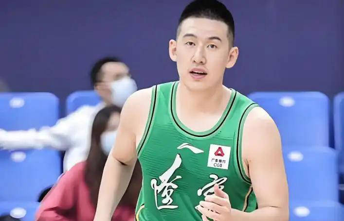 官宣辽宁男篮迎来两人离队，1后卫1中锋告别，赵继伟复出进展明朗