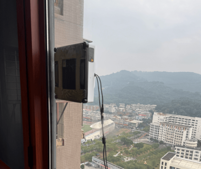 窗户玻璃清洗神器哪个好？擦窗机器人怎么选？普通擦窗方式和智能擦窗机有什么不同？公认好用的擦窗机推荐！老用户都吹爆！