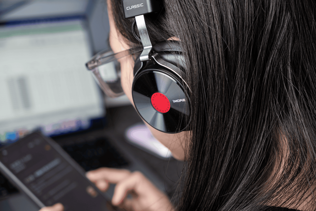 把黑胶唱片戴在头上，是什么体验？1MORE CLASSIC HQ36 耳机