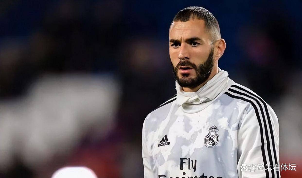 رؤية مورينيو الثاقبة: لماذا ضحى بـ "سفاح" مثل هيغواين من أجل بنزيما؟ كواليس غيرت تاريخ ريال مدريد!