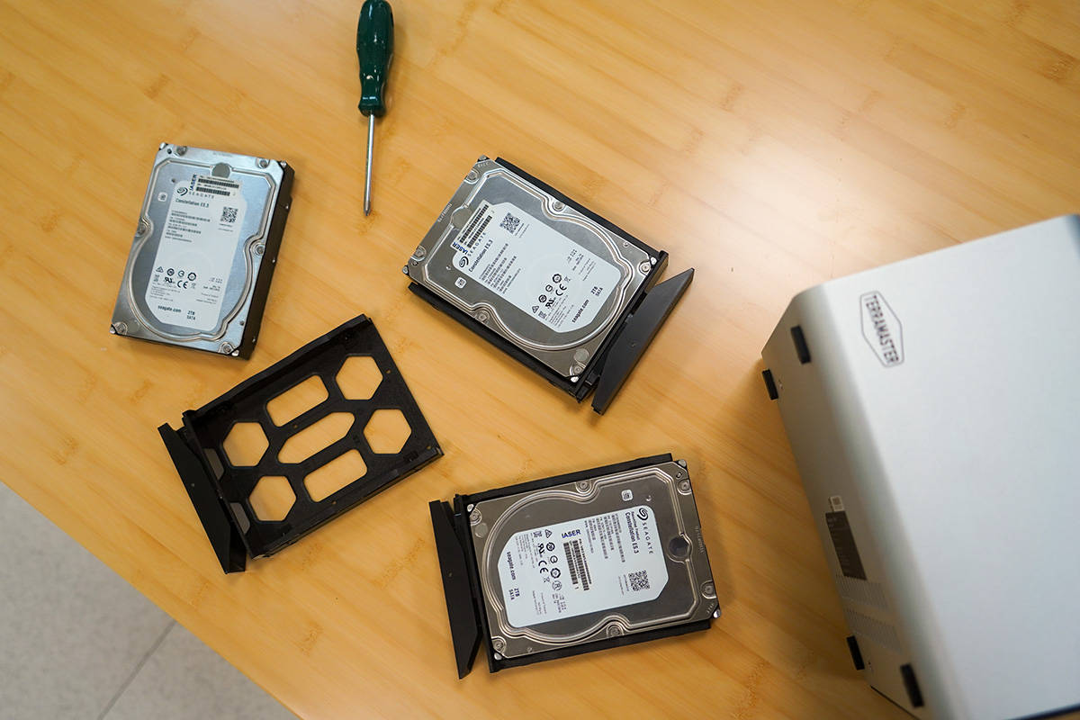 小型办公场景下的一种NAS使用思路：铁威马F4-425 Plus体验记录