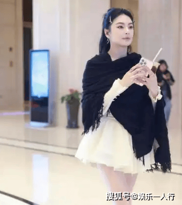 原创            张雨绮699元袜子言论翻车！从天上仙到地上泥，如今遭抵制的她，走上了闫学晶老路？