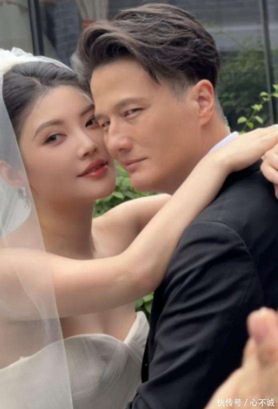 香港最深情男星与美胸女友婚礼有变,女方两件事获网民力挺