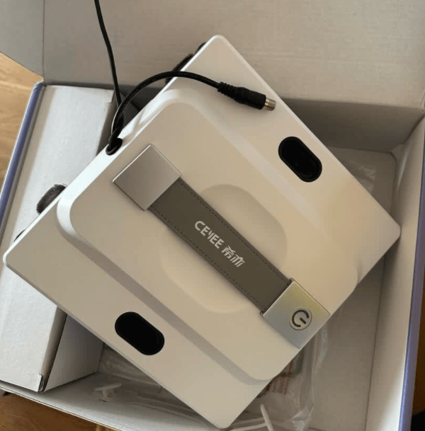 擦窗机器人会把玻璃刮花吗？擦窗机器人的危害有哪些？别盲目买擦窗机，看清这四点再入手