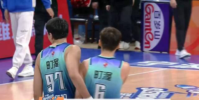 辽篮惊现惨败，遭黑马宁波队首胜，赵继伟手感冰凉表现低迷堪称耻辱