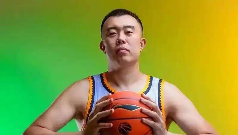 辽宁男篮崩盘之夜：赵继伟付豪眼神死灰，更衣室危机曝光！