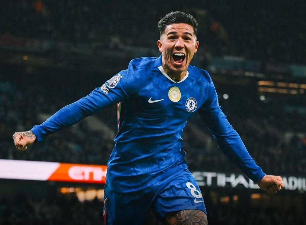 少帅比肩三大传奇!佩德罗传射恩佐绝杀,切尔西3-2铁锤帮创纪录