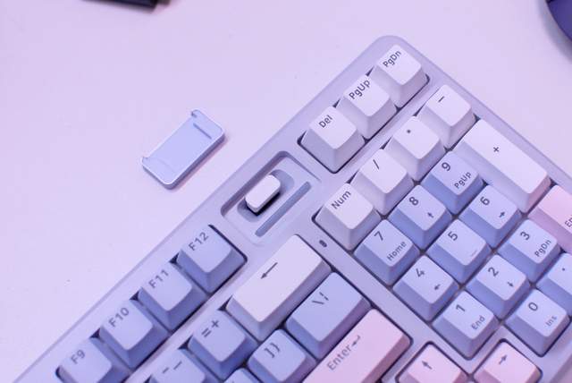 续航怪兽遇上电竞王者：雷柏V700DIY-98长续航版 &amp; VT9 MAX鼠标实测