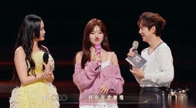 综艺《声生不息·华流季》：何炅机智化解尴尬，尽显主持功底