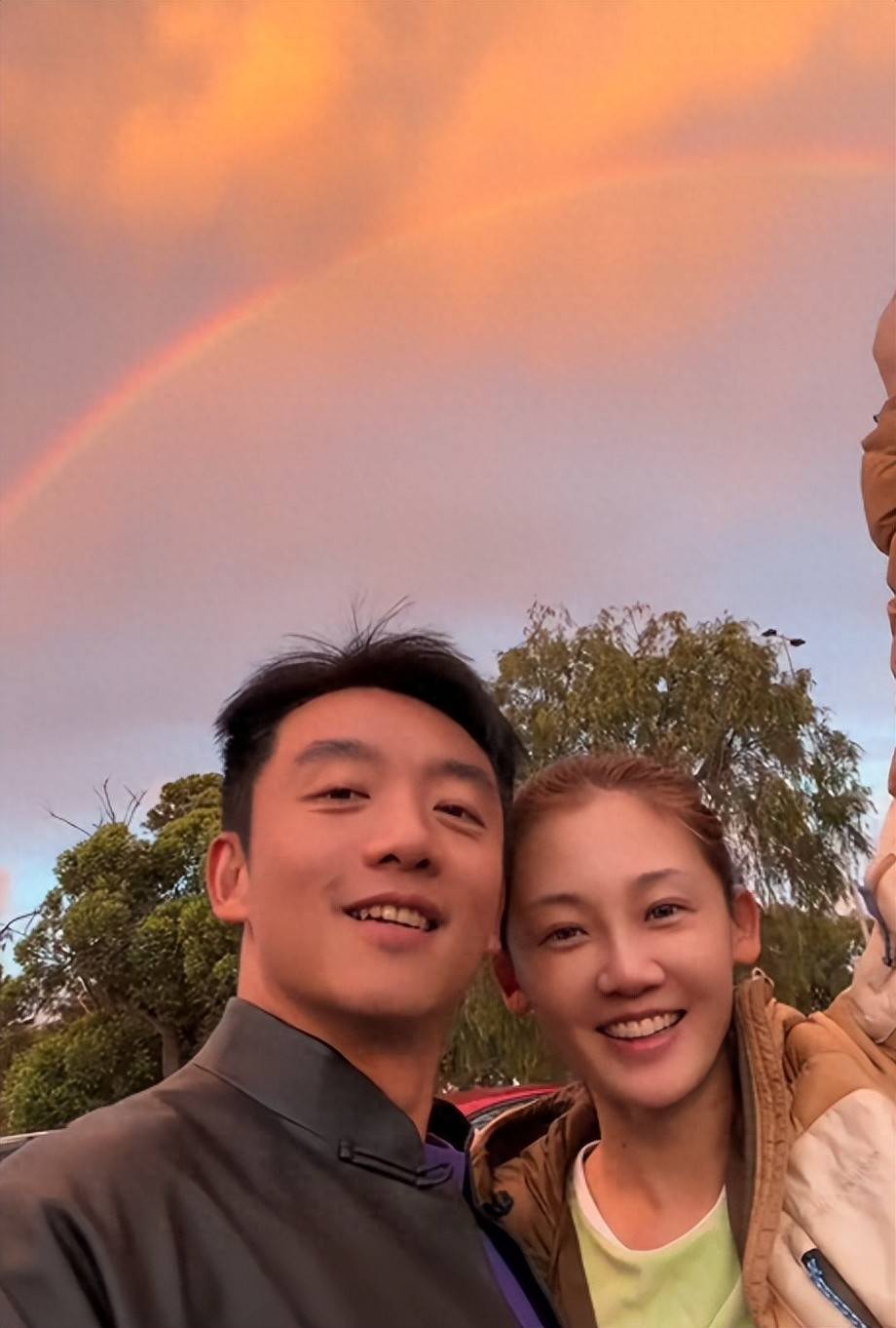 原创            话说过头了！郑凯一句开玩笑调侃，揭开了鹿晗长久的伤疤