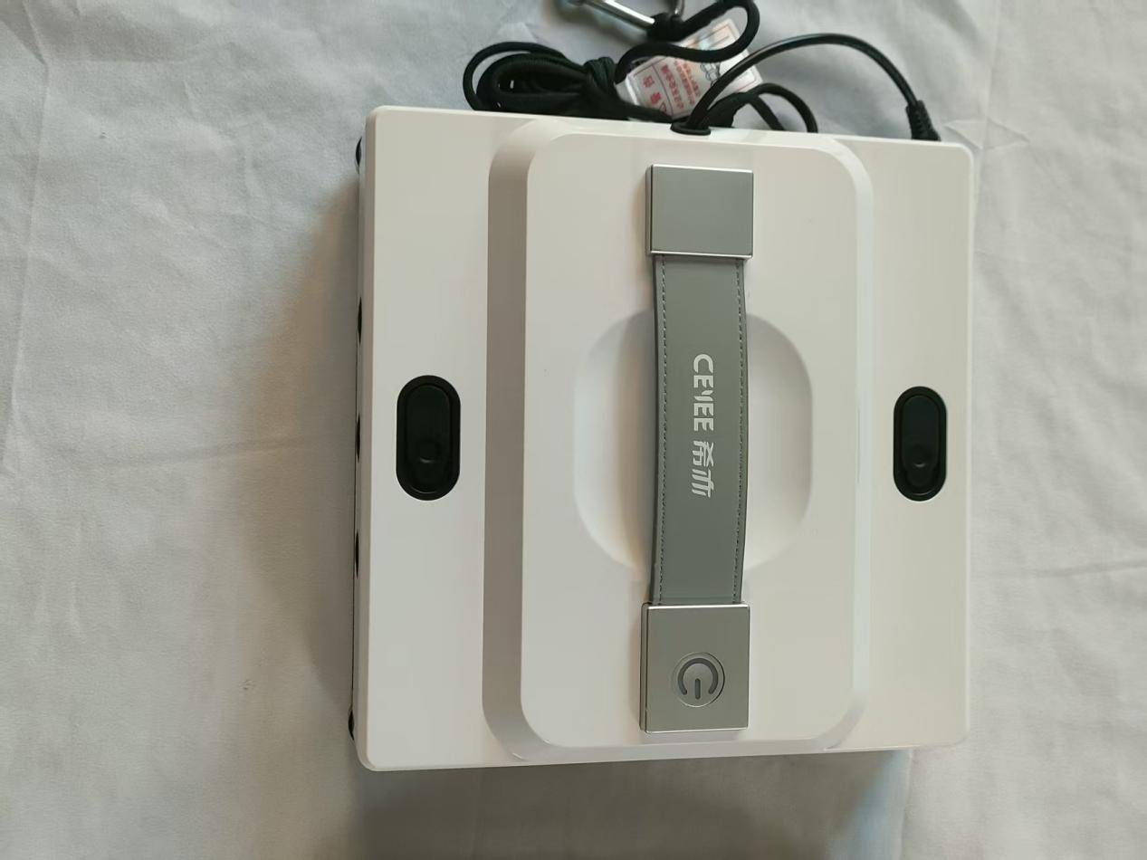 玻妞388好用吗？2026擦窗机器人横评：希亦W1、玻妞388、康佳深度对比