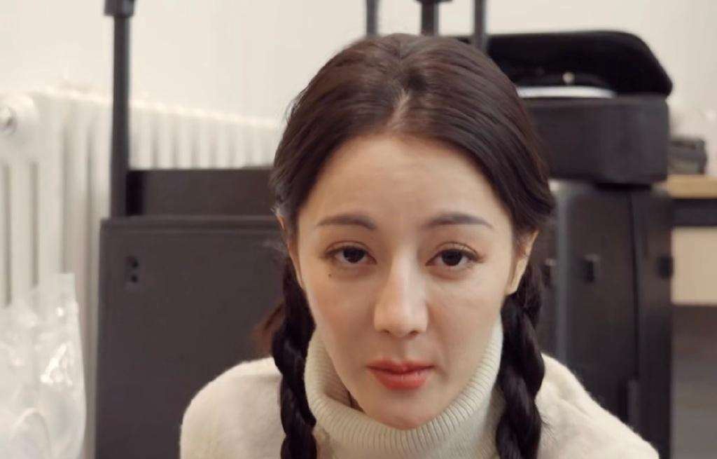 原创            迪丽热巴《花儿与少年》素颜照流出，真实状态引热议