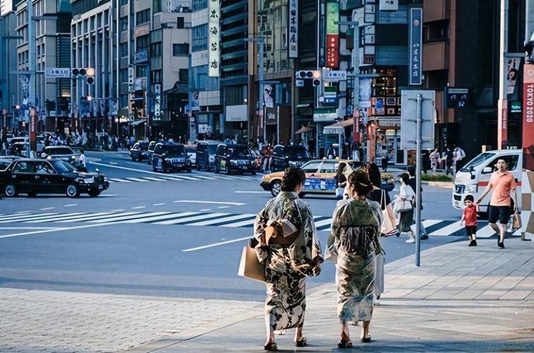 日本乱熟女_日本女模特性开放_立花亚野芽百人名单