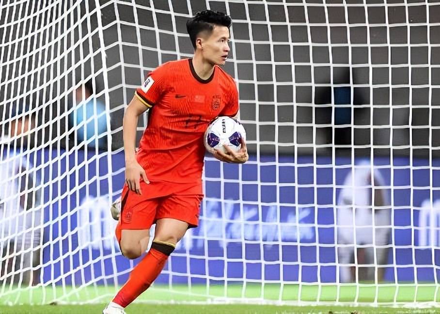 北京时间晚上19点！林良铭进球助新国足世界杯首战1比1逼平对手，却被辟谣