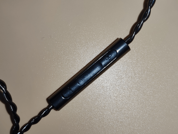 百元HiFi的越级惊喜：西圣入耳式HiFi耳机深度评测