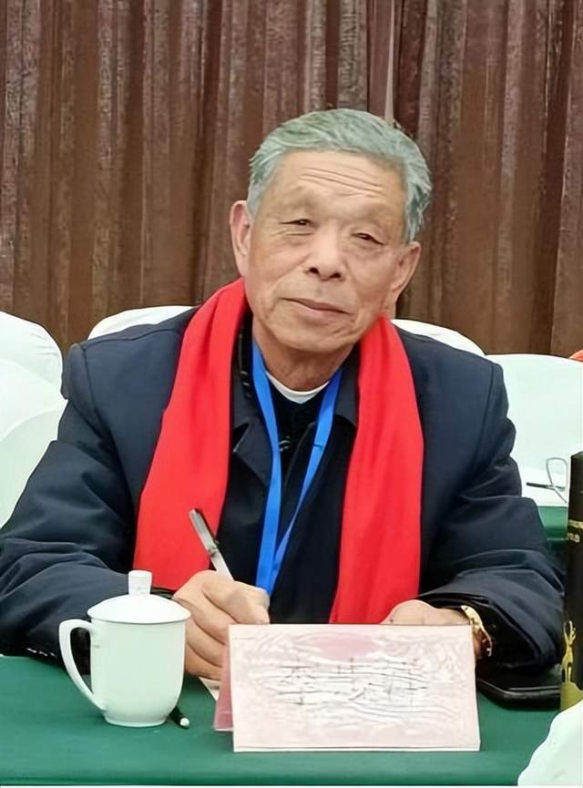 微型报告文学｜一本剪报，半生耕耘：记&ldquo;淮安好人&rdquo;李步洋