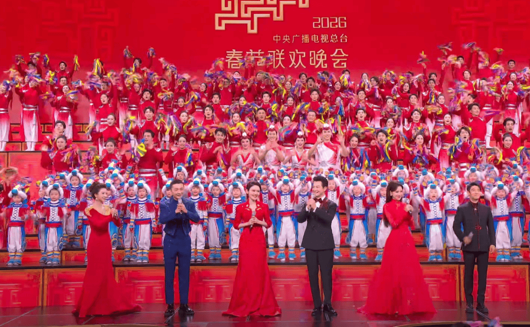 原创
            马年春晚主持人状态好真实！刘心悦小虎牙抢镜，撒贝宁晒黑了封面图