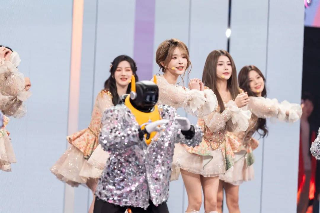 具身智能的“春晚节点”：光谷东智如何完成从实验室到国民级舞台的实战演练-锋巢网