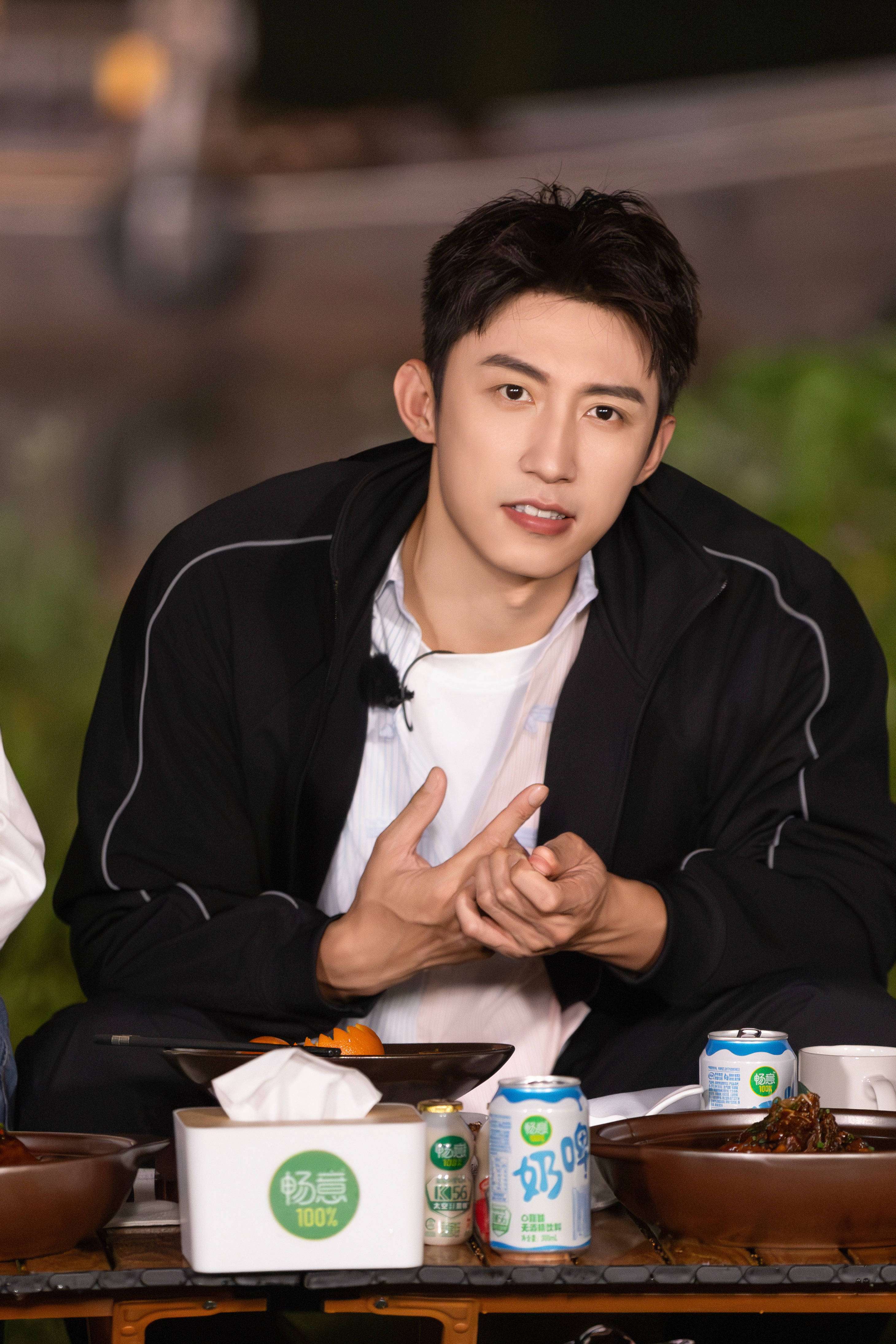 黄景瑜极限挑战名场面！从腿软发抖到咬牙前进，观众：隔着屏幕都紧张