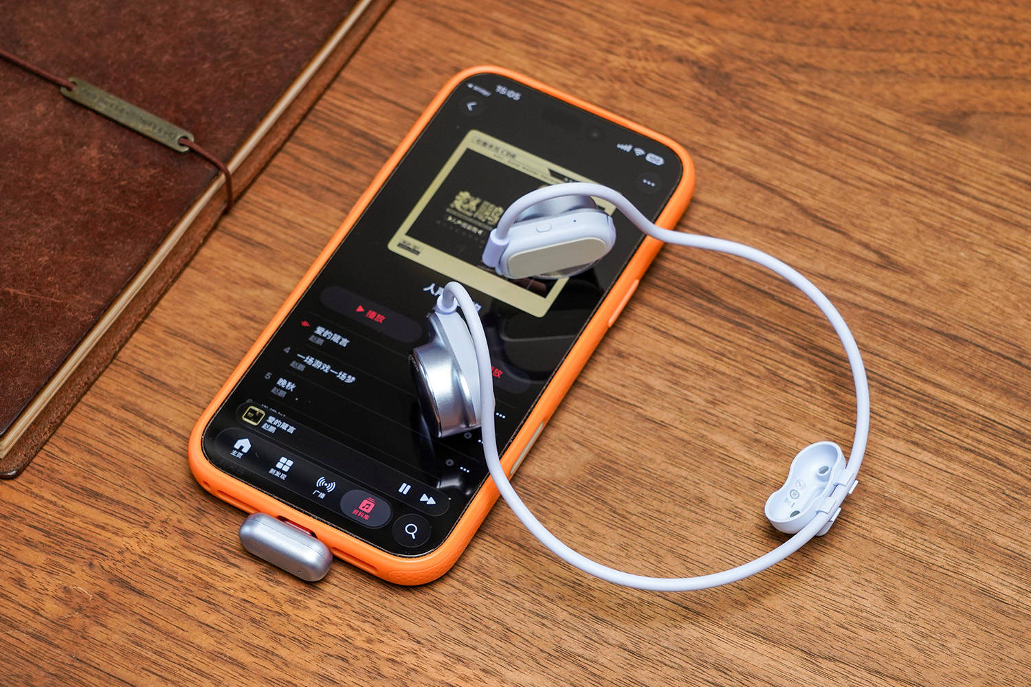 弱水时砂SpeakFeel:底大一级压死人,把音响挂在耳朵上