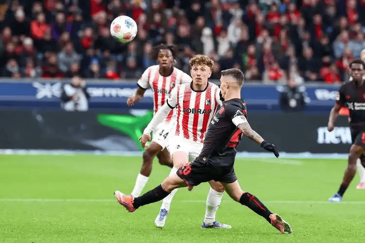 德甲激战：汉堡VS勒沃库森，客队剑指三分