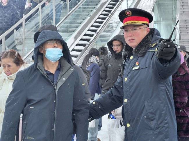 满京车队二组：风雪中坚守，保障旅客出行安全(图3)