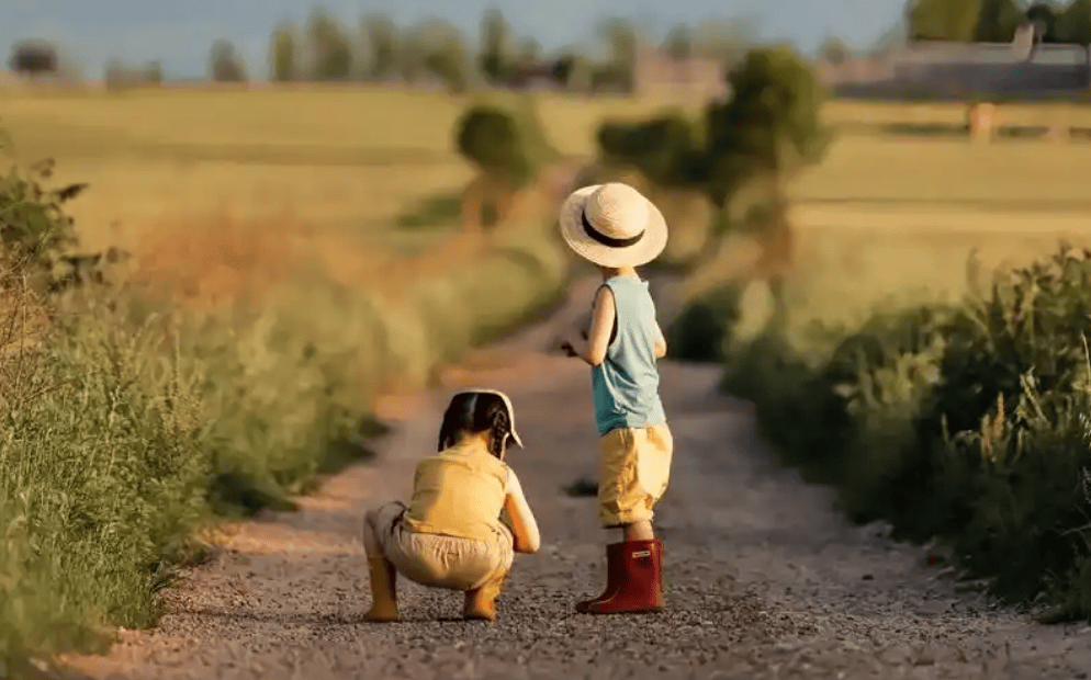 代表建议:三孩家庭每月补贴5000元至孩子3岁,你生吗？