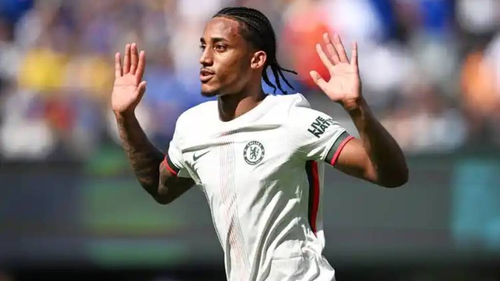 6370万欧超值引援！若昂·佩德罗戴帽+助攻，扛着切尔西冲欧冠！