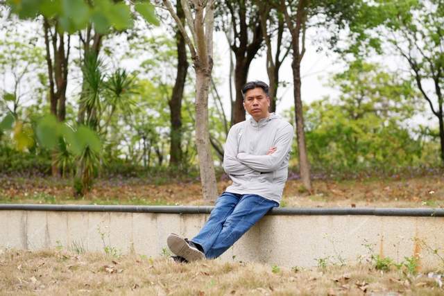 在阳光与舒适间划一道优雅边界：北归线 TROPIC NORTH 防晒衣