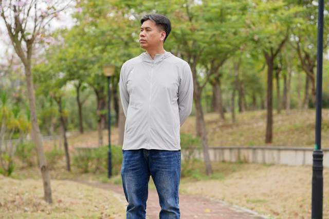 在阳光与舒适间划一道优雅边界：北归线 TROPIC NORTH 防晒衣