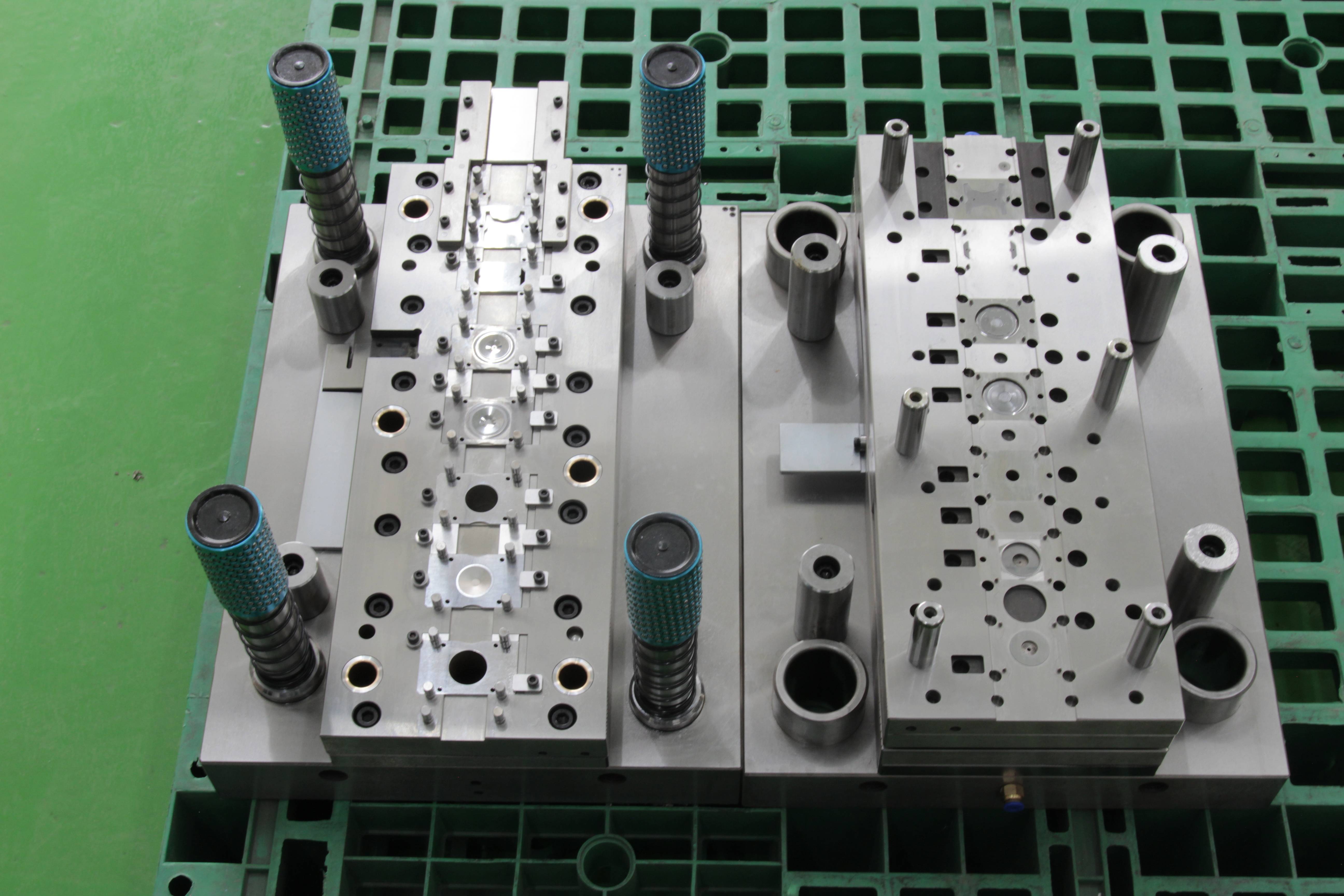 靠谱的新能源锂电池模具源头厂家