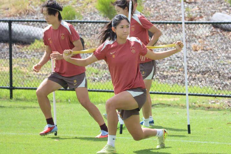 中国女足队员：做好自己 期待亚洲杯继续往前走