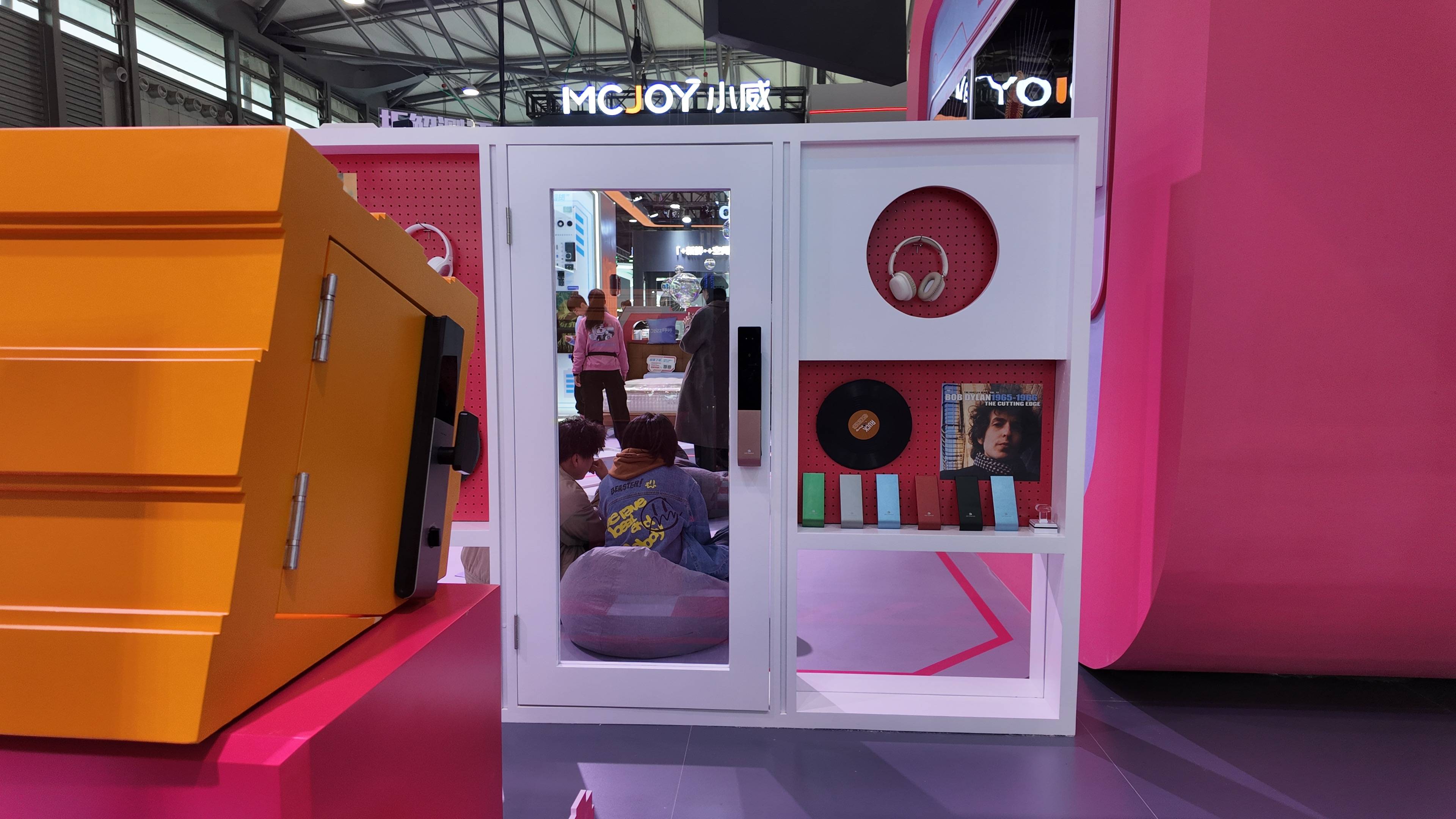 ��ʩ��������ȫϵ��Ʒ��½2026AWEչ�ᣬ����Bվ��Tim������ȦЧӦ 