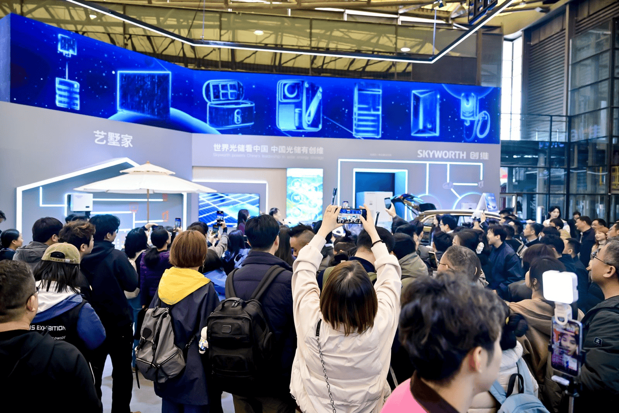 《创维全系产品亮相AWE2026，重磅突破重新定义智慧生活》