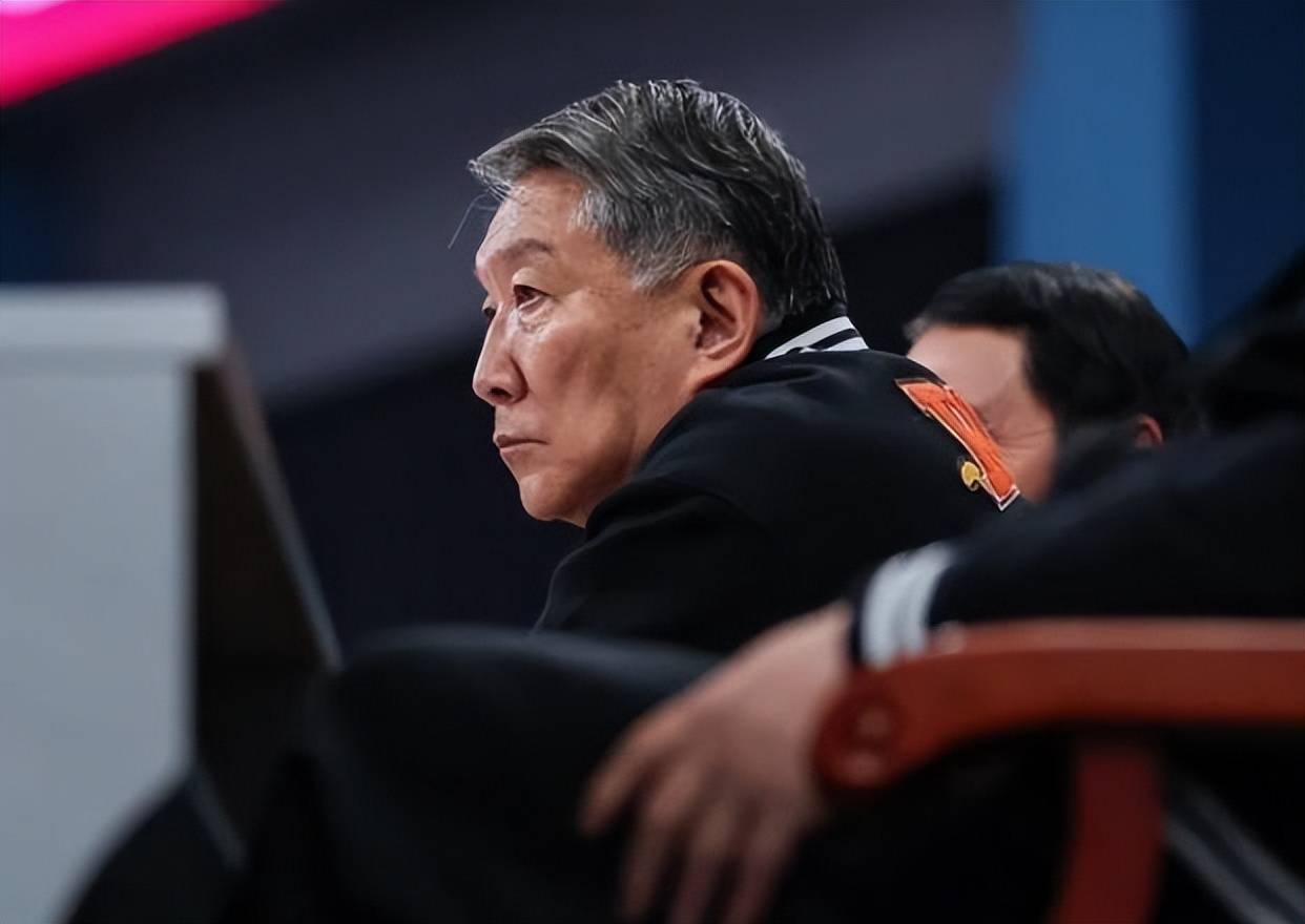 中国女篮输比利时仅1天，恶心的一幕发生，宫鲁鸣、李梦均被牵连