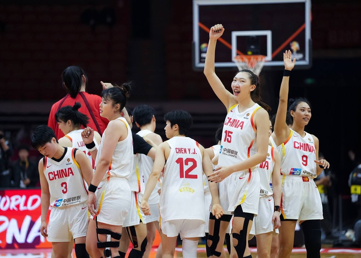 世预赛!中国女篮11:21比利时,张子宇太慢不抢篮板,回合多是致命伤