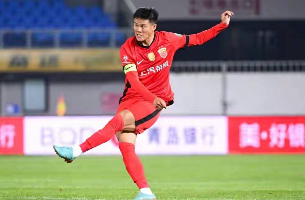 太拉胯！怪不得遭海港弃用，大连英博国脚中卫遭戏耍，引援很失败