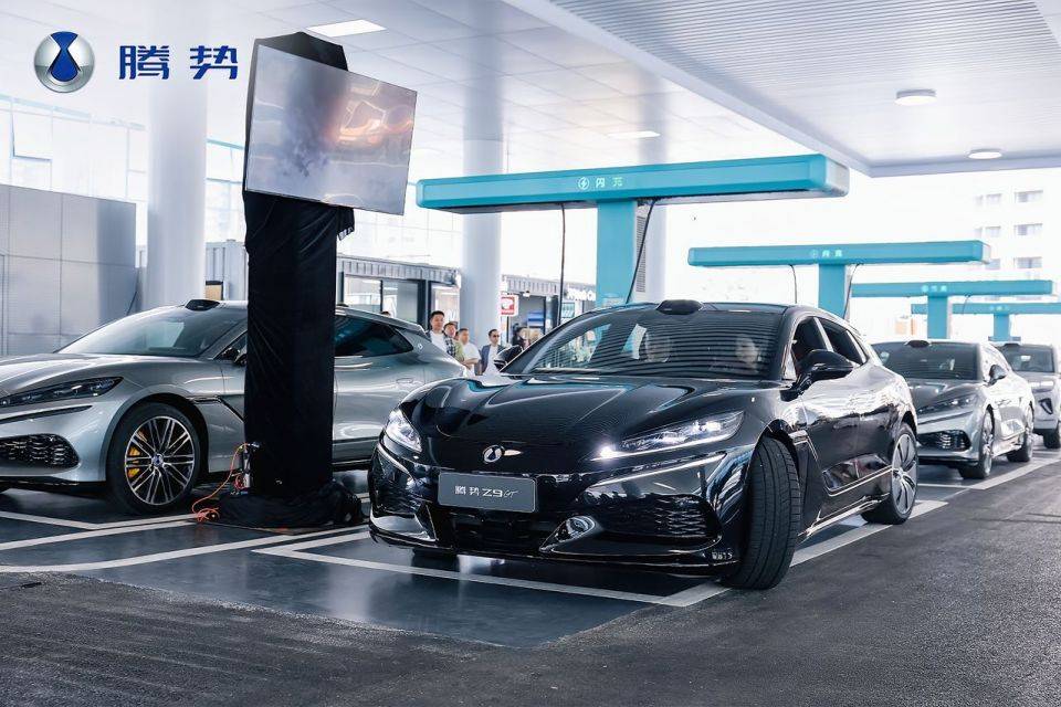 充电比加油还快！腾势Z9GT携“闪充电池”交付，燃油车最后的堡垒被攻破？