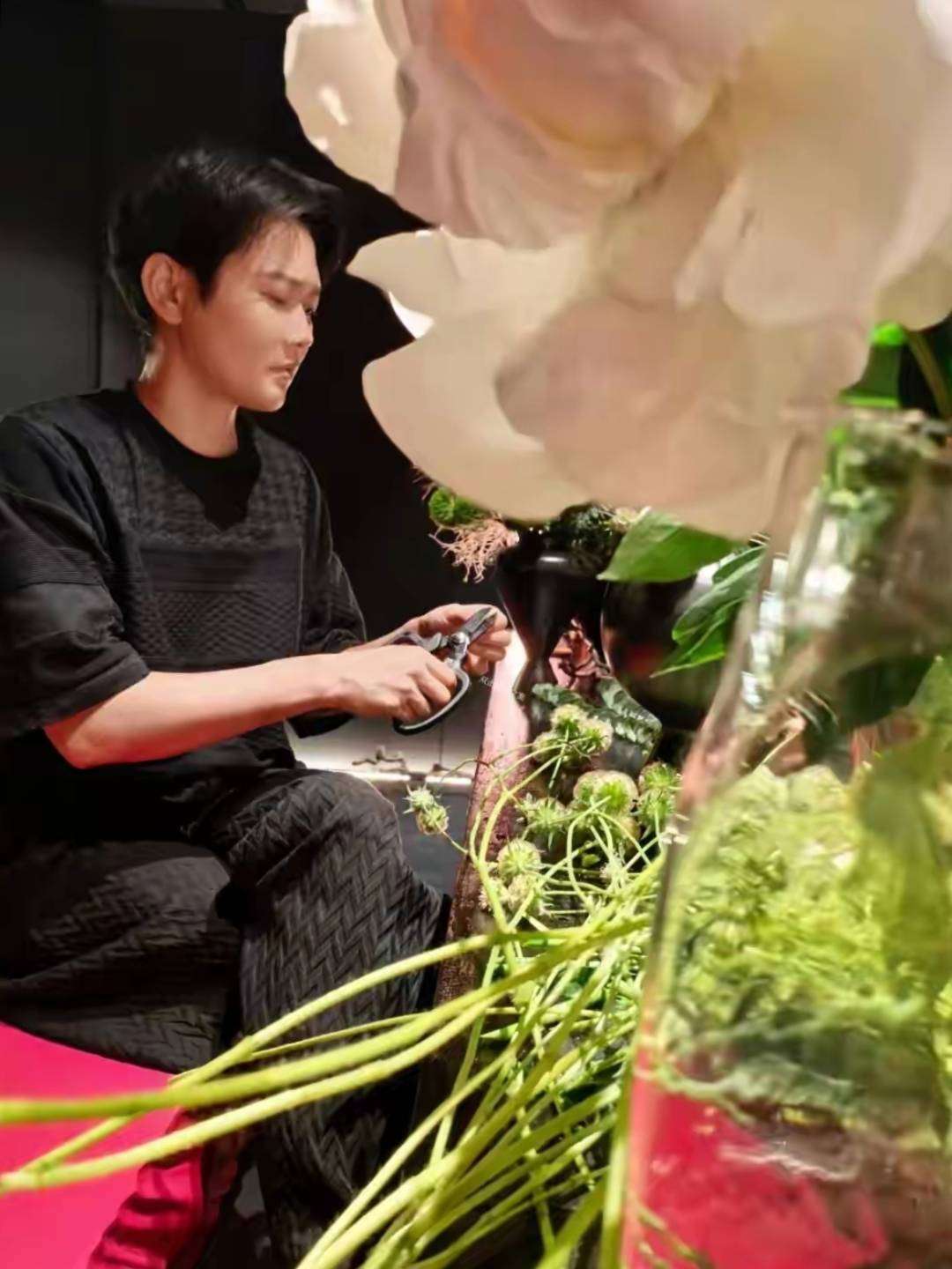 孟鹤堂老婆住千万别墅养花素颜带斑被说普通她却活成所有女人羡慕的