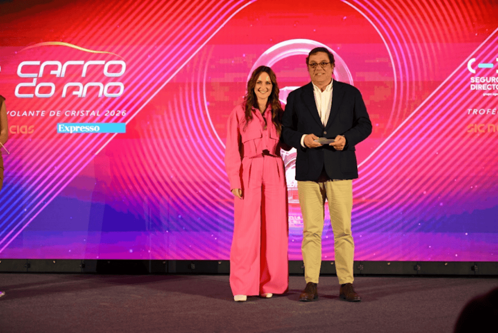 零跑C10荣获“葡萄牙年度车型”奖 全球品质再获权威背书481.png