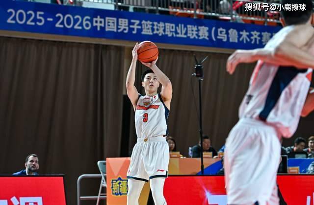 广东爆冷输球揪出罪魁祸首！国手仅6分被菜鸟23分打爆，杜锋颜面尽失