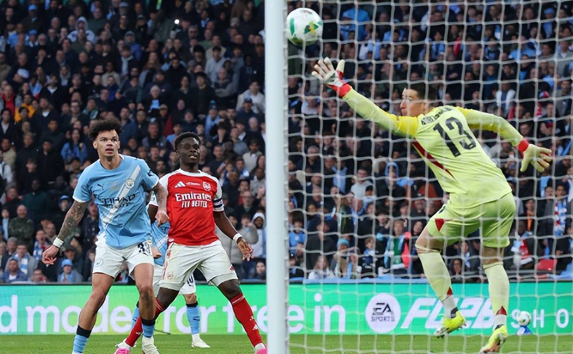 0-2!阿森纳轰然倒下,赛前部署成最大败笔,曼城勇夺第9座英联杯