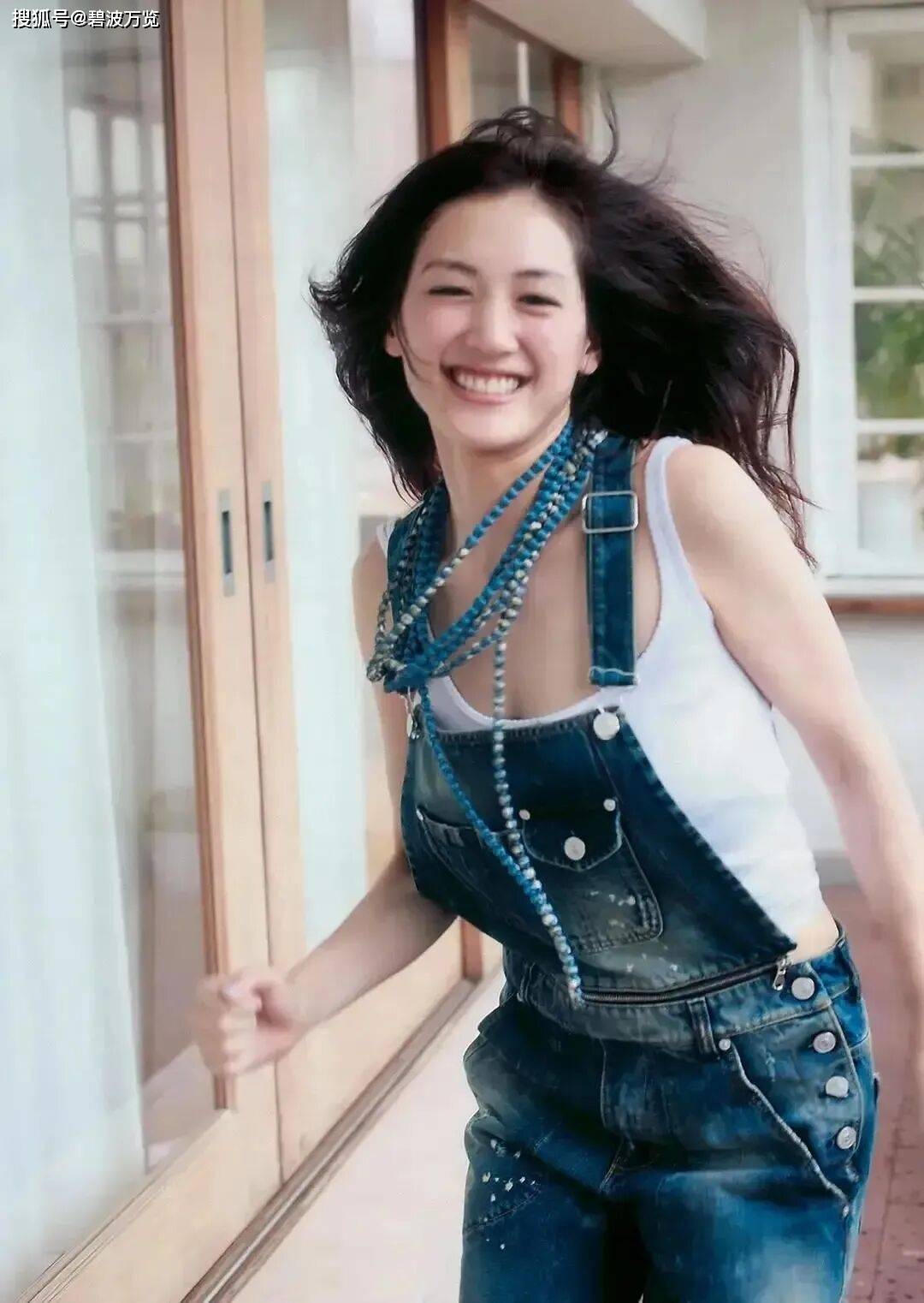 患者角色剃光头减重7公斤凭借此剧获得第42届日剧学院奖最佳女配角