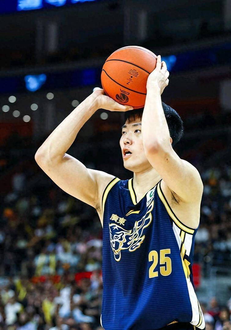 广东男篮今战广厦，残阵广厦挑战华南虎，杜锋手握四大优势，CCTV5+直播不容错过