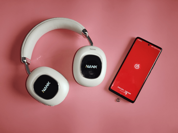 千元头戴新标杆：南卡（NANK）Show灵动屏，舒适与音质的双重革命
