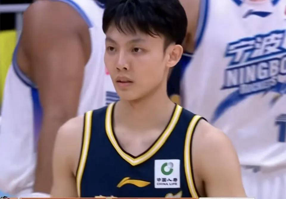 徐杰：全队渴望胜利 我愿意承担更多责任