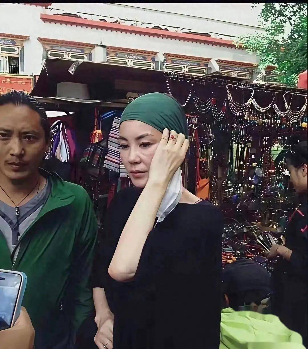 王菲的音乐作品一直以来都备受喜爱她的嗓音独特演绎的每一首歌曲都